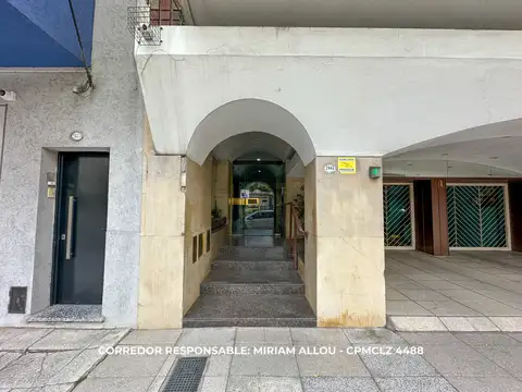 Av. Almirante Brown 2400, Piso 9