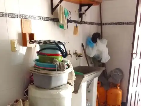 Casa 3 ambientes con 1 baño
