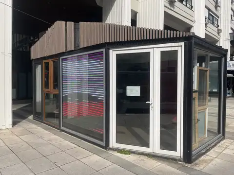*Excelente Local sobre Av. Callao esq. Juncal*