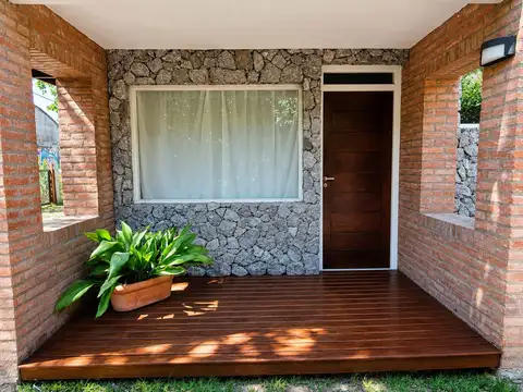 Depto Tipo Casa 3 ambientes con 2 baños