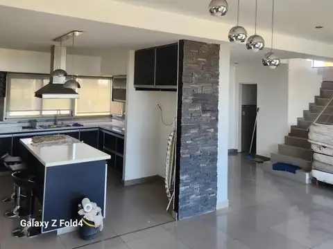 Casa en Alquiler de 4 dormitorios