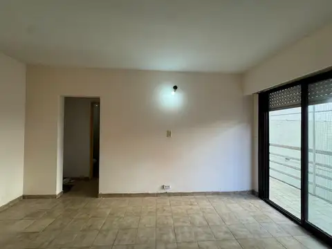 DOS AMBIENTES CON BALCON EN VENTA EN BALVANERA
