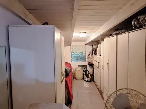 Casa en Venta con 3 cocheras