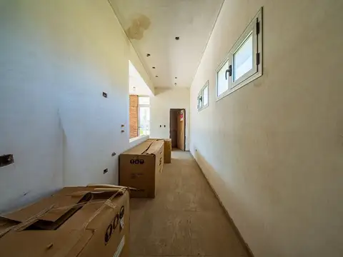 Casa en Venta con 3 cocheras