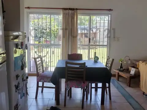 CASA EN VENTA DE 3 AMBIENTES EN BELLA VISTA en una planta