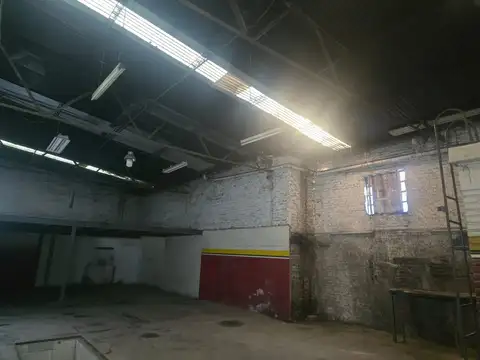 Depósito en venta de 196m2 ubicado en San Miguel