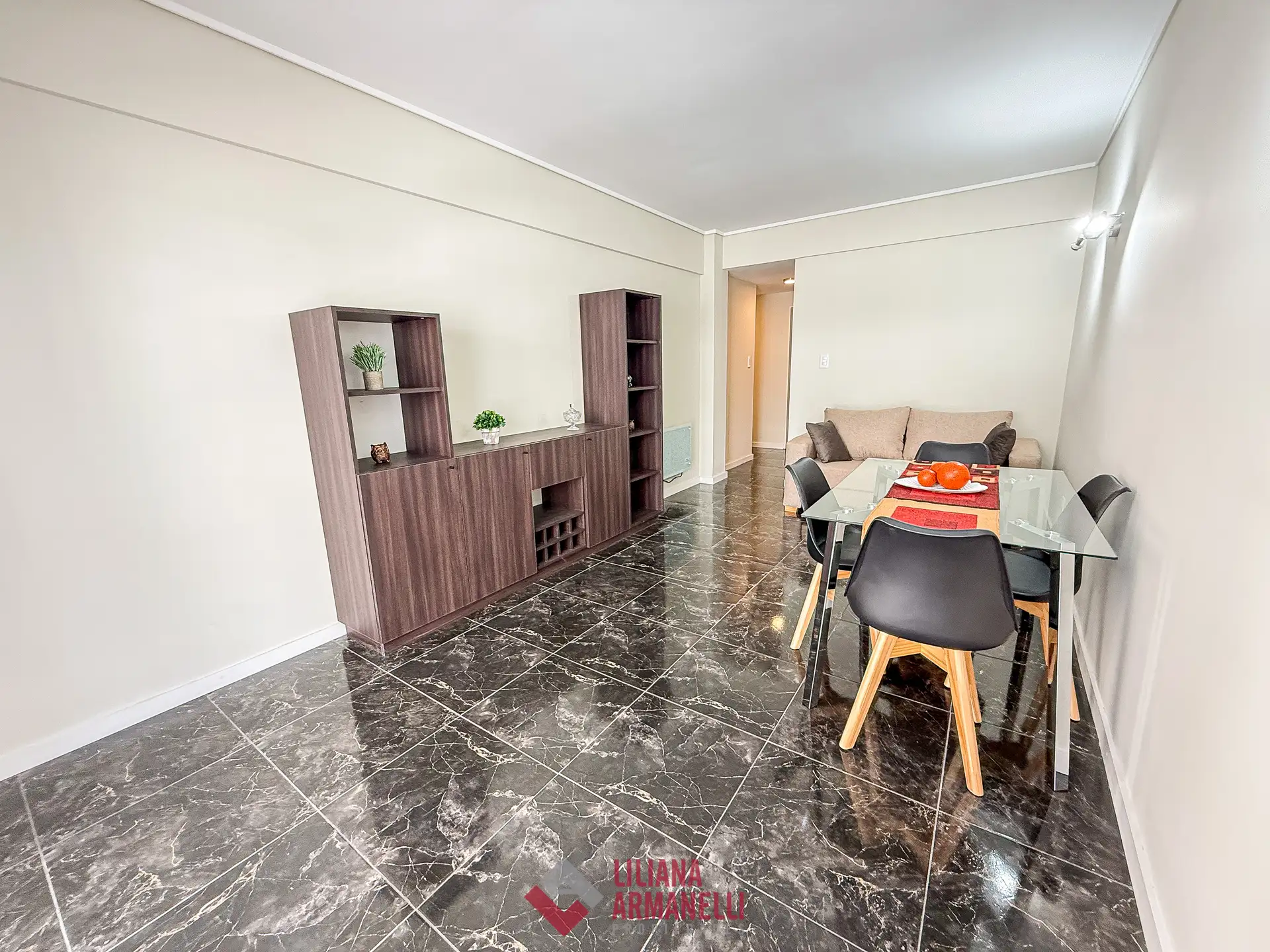 Depto 2 amb con cochera y balcón, 54m², reciclado, Entre Rios y Rivadavia