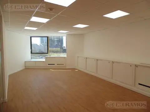 Oficina en Venta con 2 cocheras