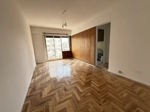Departamento monoambiente con balcón a metros de Primera Junta.