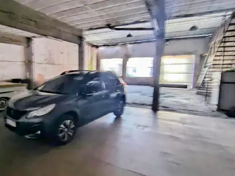 VENTA GALPON CON CASA 2 DORMITORIOS EN BELGRANO
