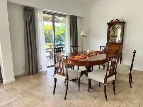 Casa en Alquiler de 3 dormitorios