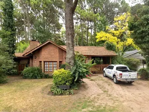 CHALET EN ALQUILER ZONA IMEJORABLE - PINAMAR