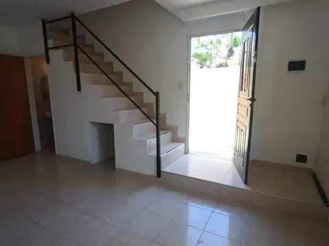 Depto Tipo Casa 3 ambientes con 1 baño