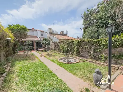 Venta - Casa 3 dormitorios con jardín y cochera - Barrio Saladillo, Rosario.