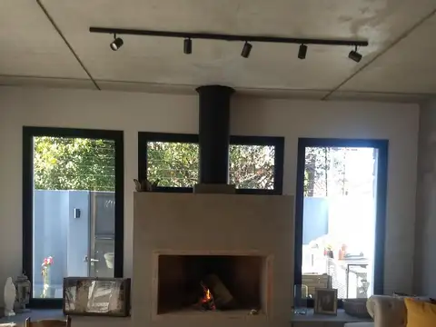Casa 6 ambientes con 3 baños