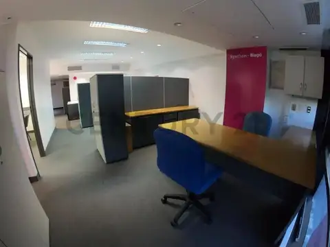 Oficina 4 ambientes con 4 baños