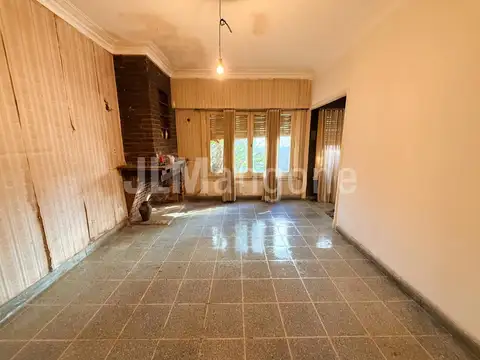 Casa 3 ambientes con 1 baño