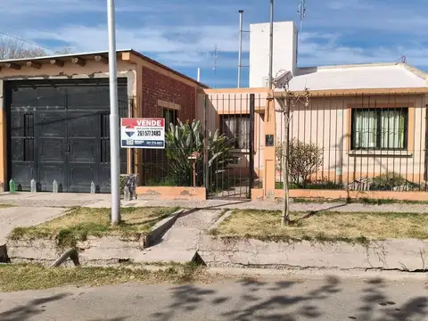Casa dos dormi, barrio parrales de soeva, gllén