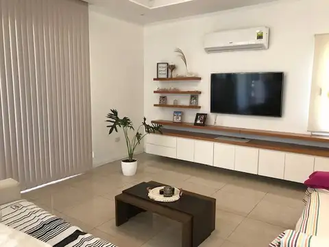 Casa 6 ambientes con 3 baños