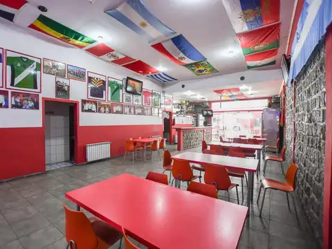 Local en venta - Canchas de fútbol - Salón - Baños - Cocina - 2.017mts2 - La Plata