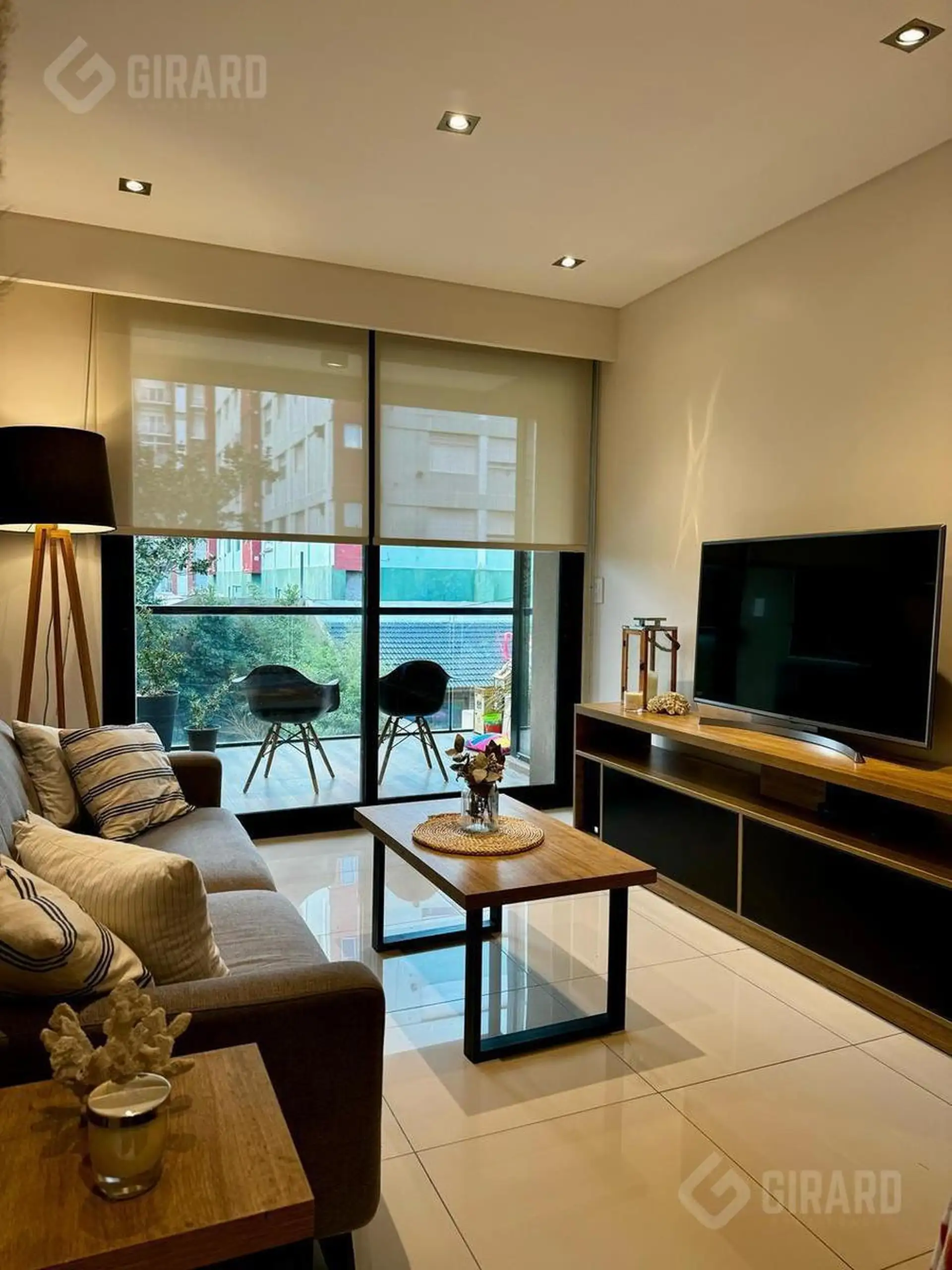 Departamento de 2 ambientes en venta con cochera y baulera en Plaza Mitre