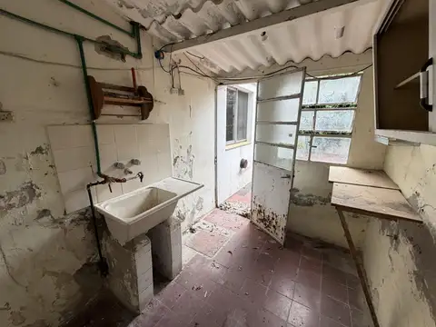 Casa 4 ambientes con 1 baño