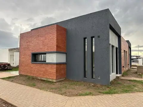 Casa en Avenida Renault