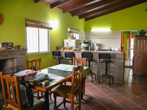 El Zorzal, Los Pinos, Alvarez