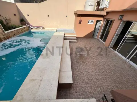 CASA 6 AMBIENTES EN VENTA CON PISCINA, COCHERA Y PLAYROOM EN SARANDI
