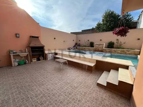 Casa 6 ambientes con 3 baños
