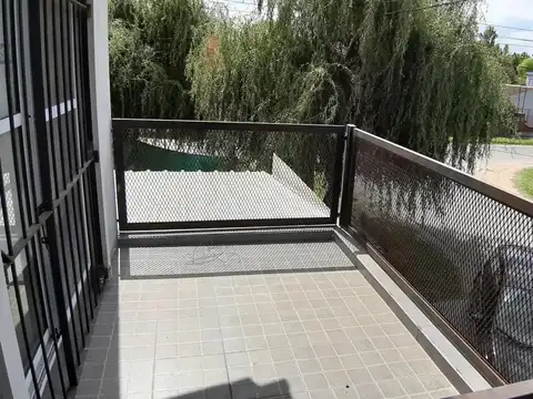 Depto Tipo Casa en Alquiler en Bardessono, $ 700.000