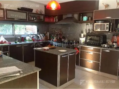 SANTA BARBARA. ALQUILER TEMPORAL Y ANUAL.DISPONIBLE MARZO 2026. 4 DORMTORIOS