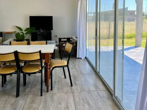 Casa 2 ambientes con 1 baño