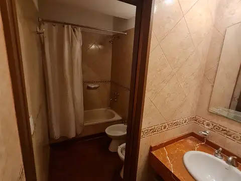 Casa 4 ambientes con 4 baños