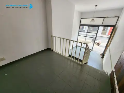 San Lorenzo 861 - Venta / Permuta - Local Comercial a la Calle con Subsuelo y Entrepiso