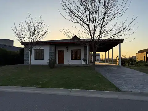 Alquiler Casa 4 ambientes con pileta en San Sebastian Pilar