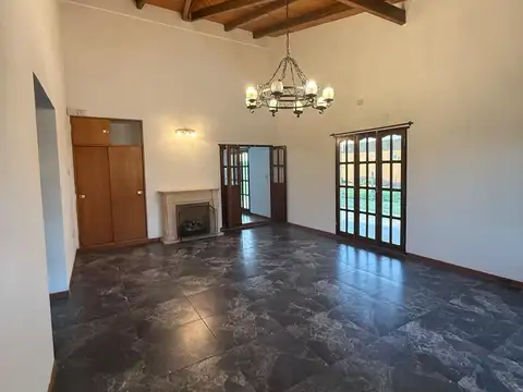 Casa en Alquiler en San Sebastián, USD 900