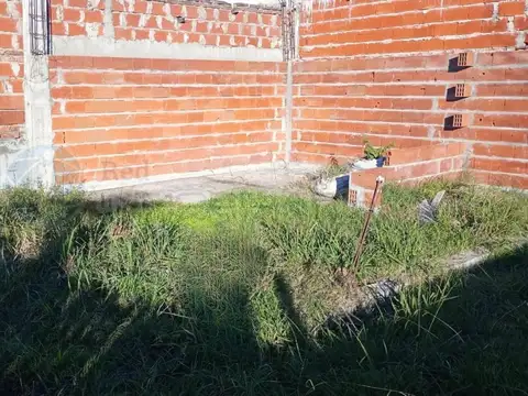 TERRENO CON CONSTRUCCION A TERMINAR