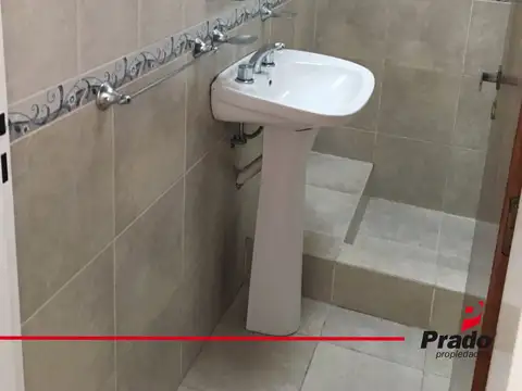 Departamento en Alquiler en Tolosa, $ 440.000