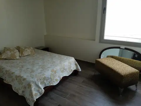 Casa 9 ambientes con 3 baños