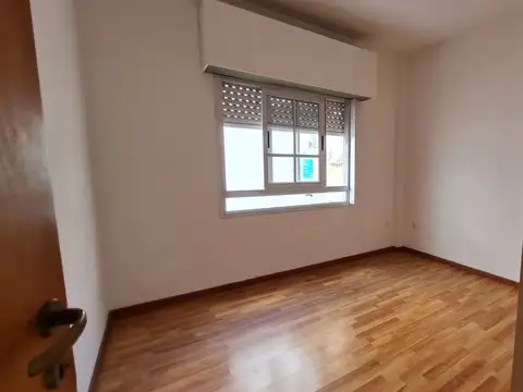 Departamento en Alquiler en Caseros, $ 850.000