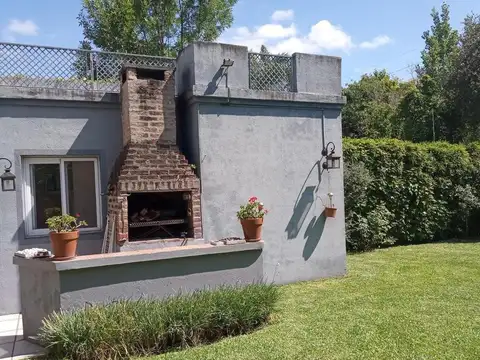 Casa en Alquiler Temporal con 2 cocheras