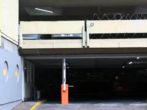 Avenida Hipólito Yrigoyen 900