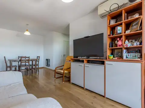 VENTA - Departamento 2 dormitorios con cochera y baulera. República de la Sexta, Rosario.
