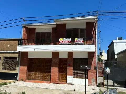 Casa en Alquiler 3 D y Cochera Santo Tomé Castelli al 1700