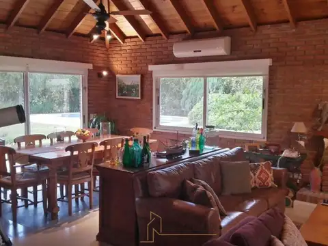 Casa 6 ambientes con 3 baños