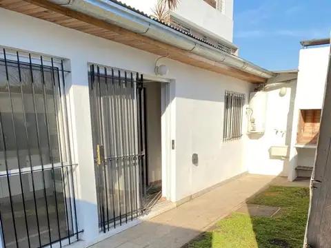 Depto Tipo Casa en Alquiler de 2 ambientes