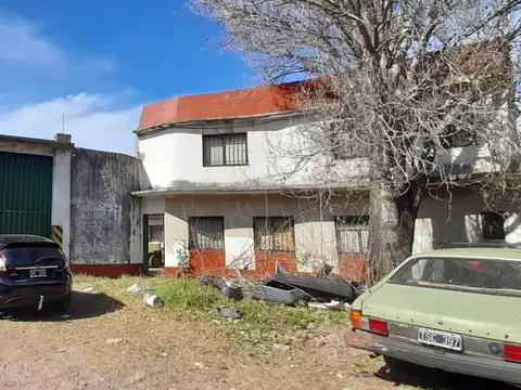 Galpon en Venta 10  mts Frente