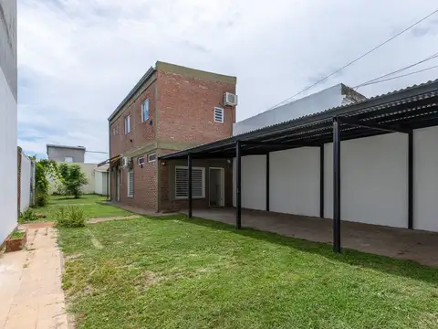 CASA EN VENTA RINGUELET 2 DORMITORIOS PARQUE