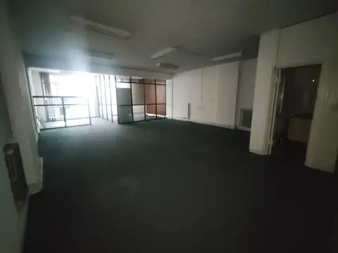 Oficina 4 ambientes con 2 baños